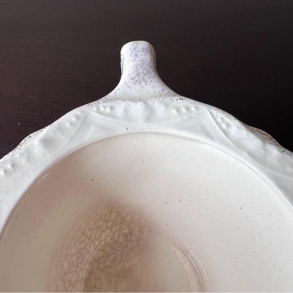 Vintage 1930’2/1940’s Ceramic Creamer w 22K gold trim, Basket of Flowers, Blue - Picture 6 of 8